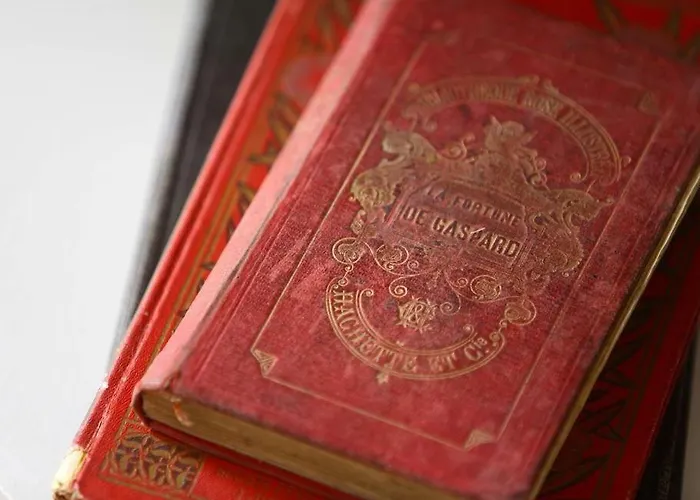 Appartement 41 Maufoux By Bruno Colin